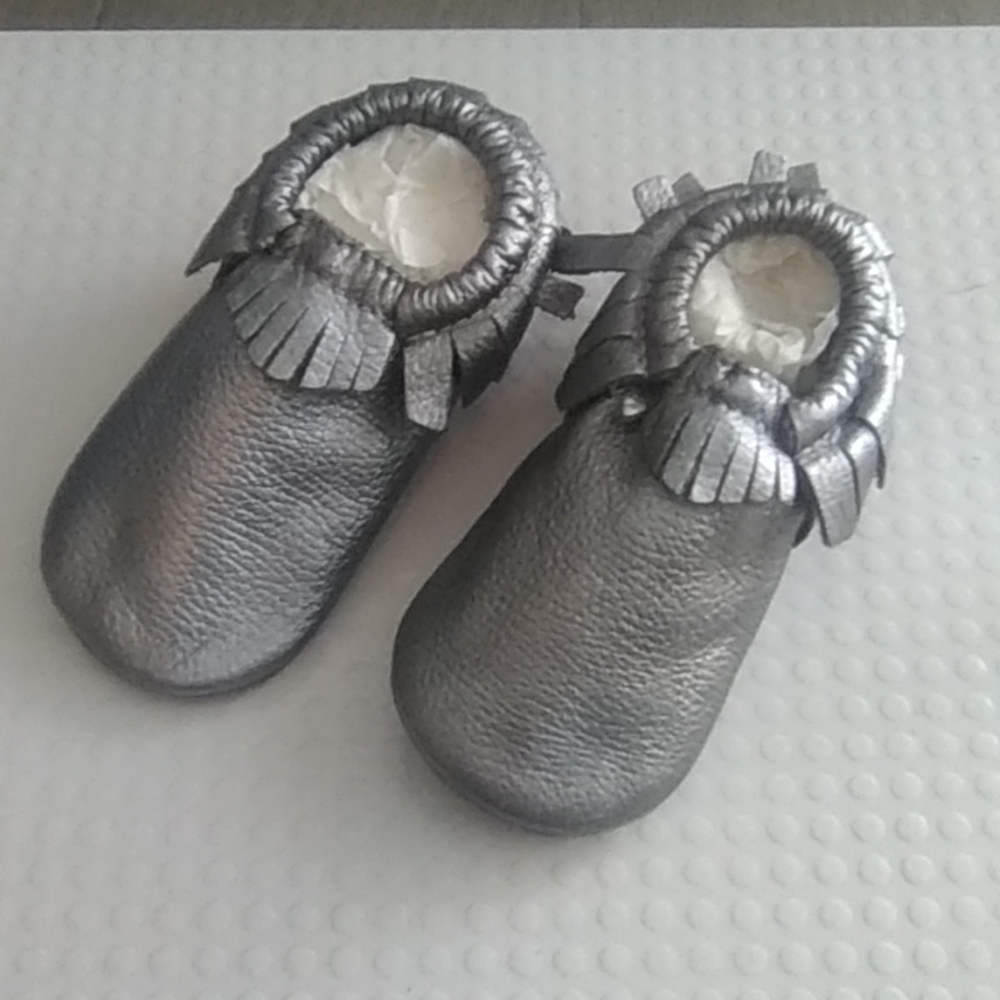 Free People Kids Size 8 Silver Moccasins